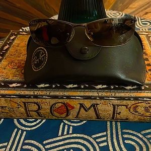 Vintage RayBan GunMetal Grey Model 3186 Sunglasses